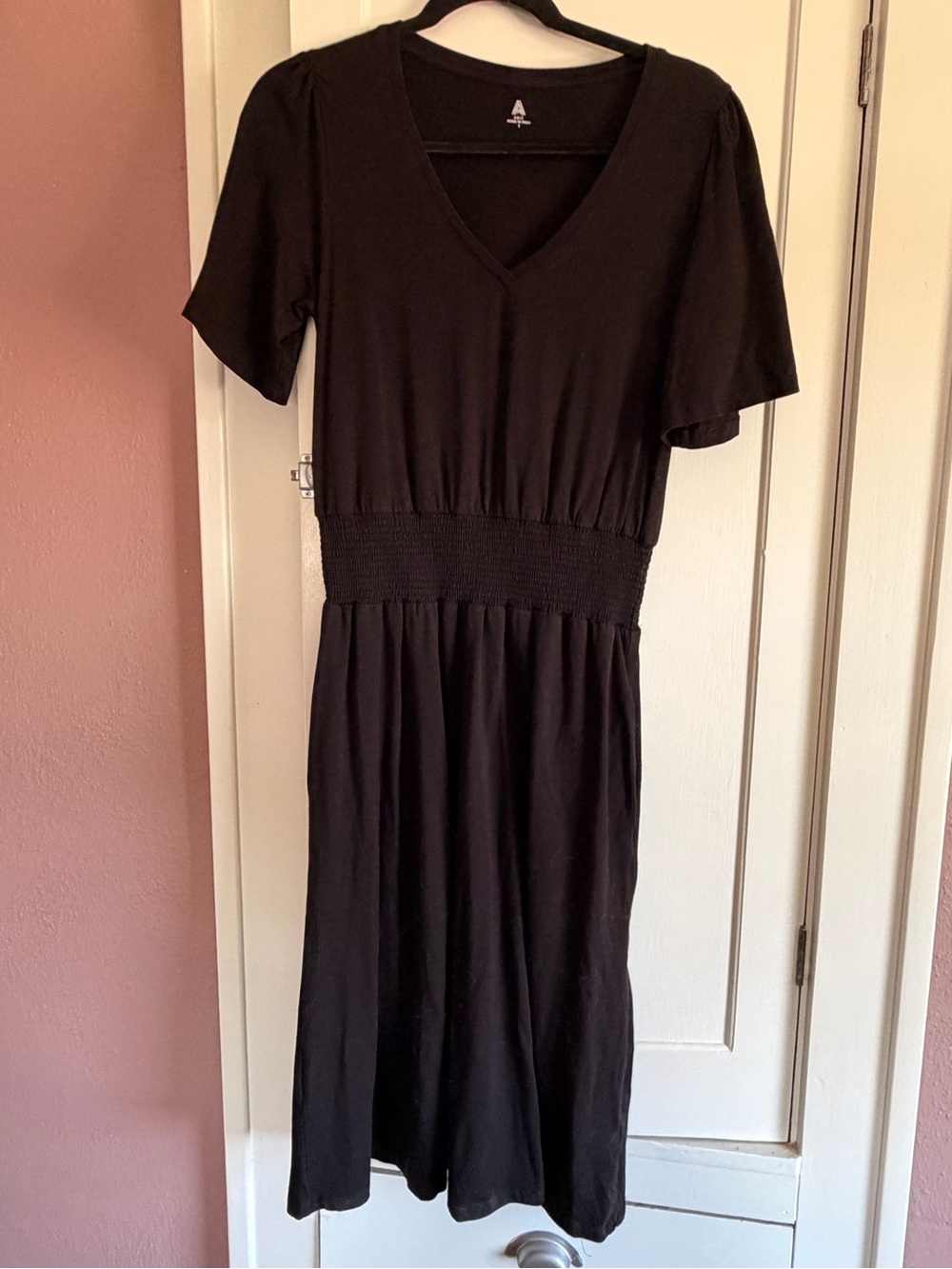 Able knit Black V-Neck Midi Dress with Smocked Waist and pockets